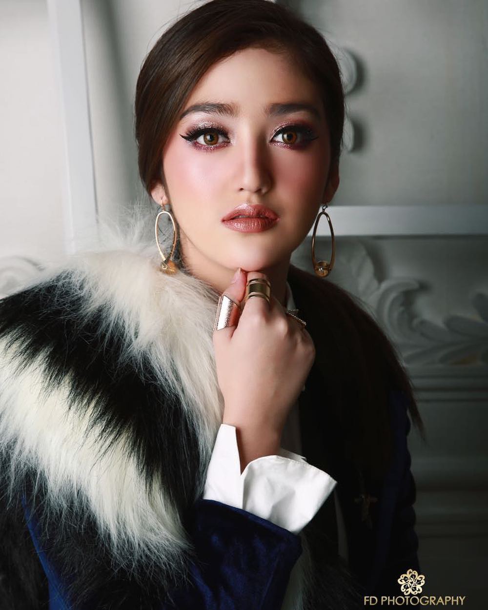 Bermakeup tebal, 7 penampilan Ranty Maria ini disebut mirip boneka