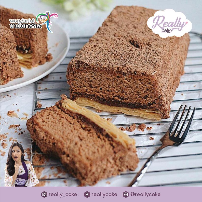 Selain jadi artis top, ini 5 bisnis sukses milik Prilly Latuconsina