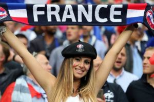 Potret 8 suporter cantik, bikin tambah semangat nonton sepakbola