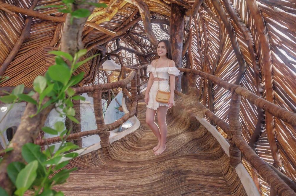 8 Gaya Shandy Aulia saat liburan bersama suami di hutan wisata