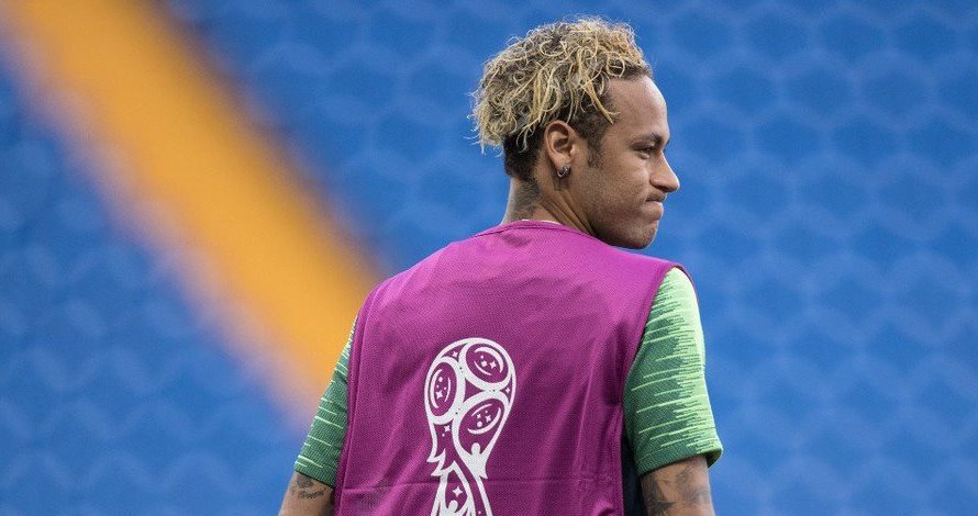 Dicerca seperti bakmi, Neymar langsung ganti model rambut