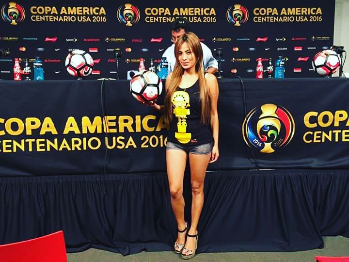 8 Gaya Nissu Cauti, suporter yang bakal buka baju kalau Peru cetak gol