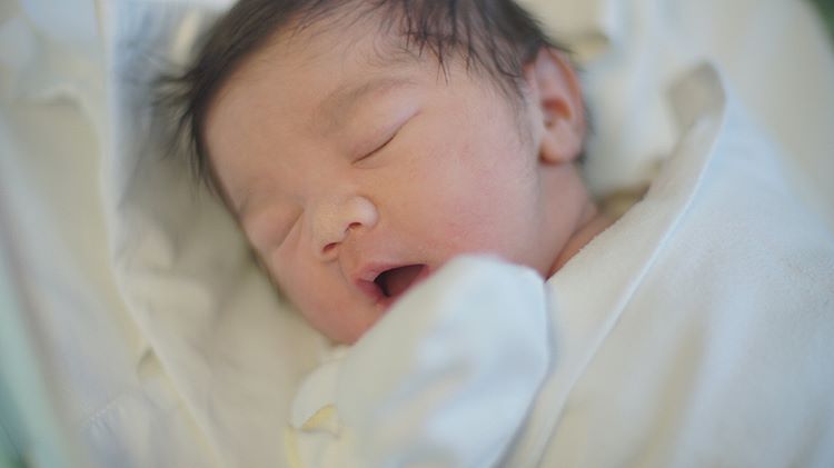 Dikaruniai anak ketiga, ini 7 potret imutnya putri bungsu Saykoji