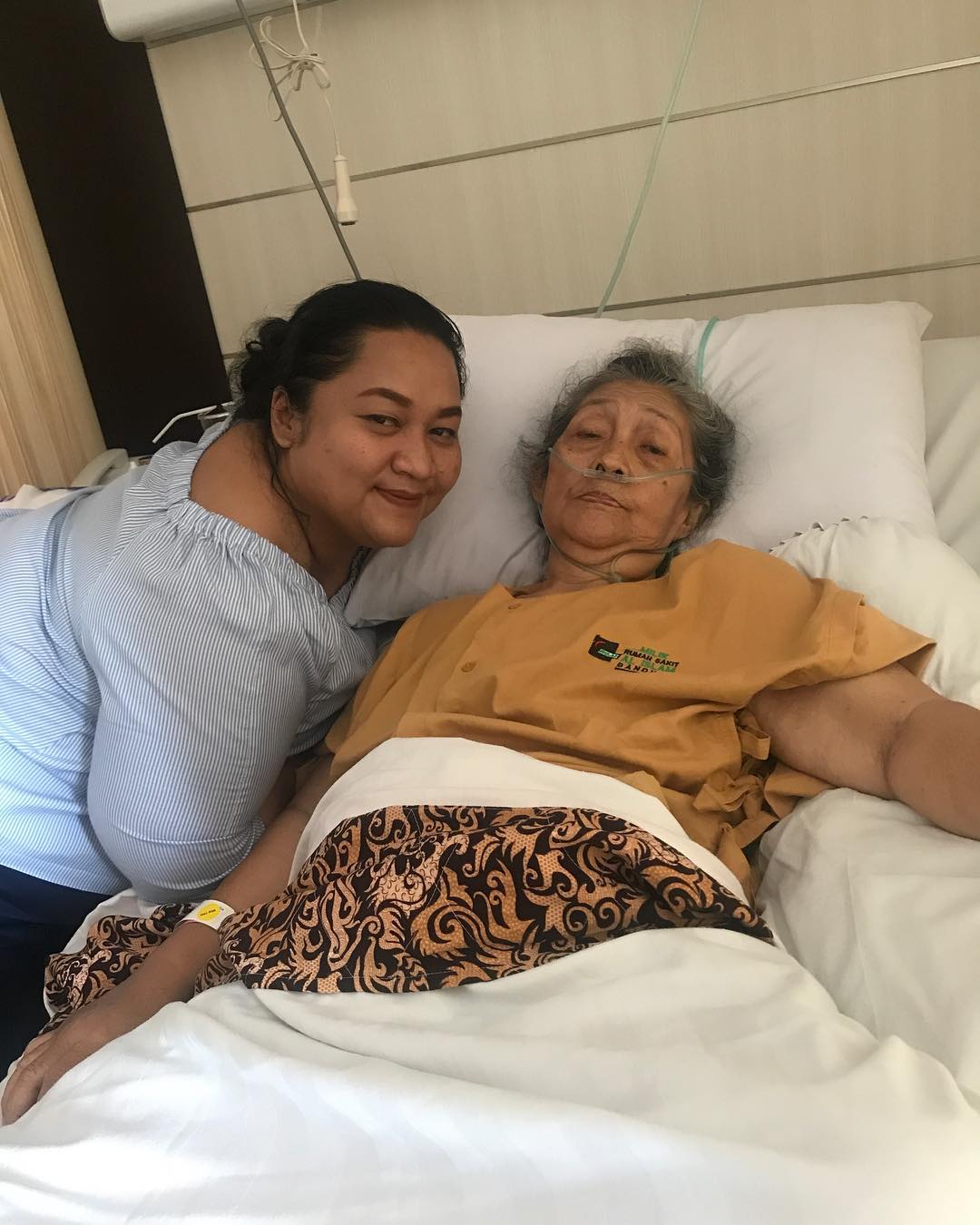 Ibunda meninggal dunia, ini ungkapan sedih Tike 'Extravaganza'