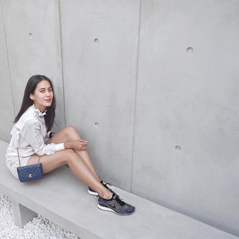 8 Pose cantik Paula Verhoeven saat pamer paha, bikin panas dingin