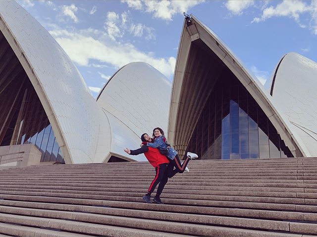 10 Potret kemesraan Billy Syahputra dan Hilda liburan di Australia