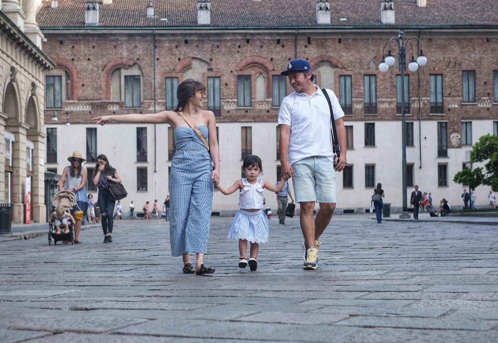 Kompak abis, begini 10 potret liburan keluarga Gading Marten di Italia