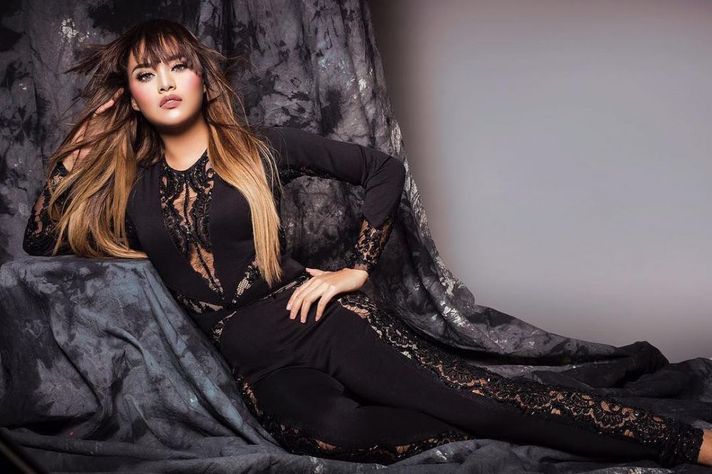 Makin seksi, ini 8 pose Aurel Hermansyah yang bikin panas dingin