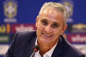 Momen pelatih Brasil saat merayakan gol, bikin ngakak