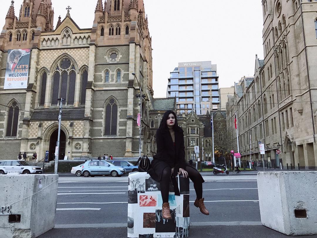 10 Pesona Brina Shabyna, istri Ricky Komo yang bule & flawless abis