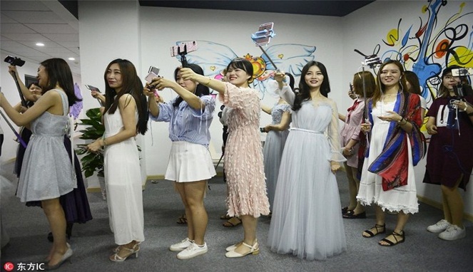 Pengen jadi selebgram? Sekolah ini ajarkan materi selfie & endorse