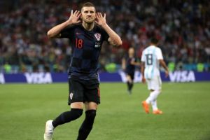 Ini alasan kenapa striker Kroasia batal tukaran jersey dengan Messi 