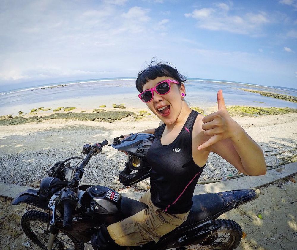 10 Pesona Phopira, PNS nyentrik yang hobi bermain skateboard