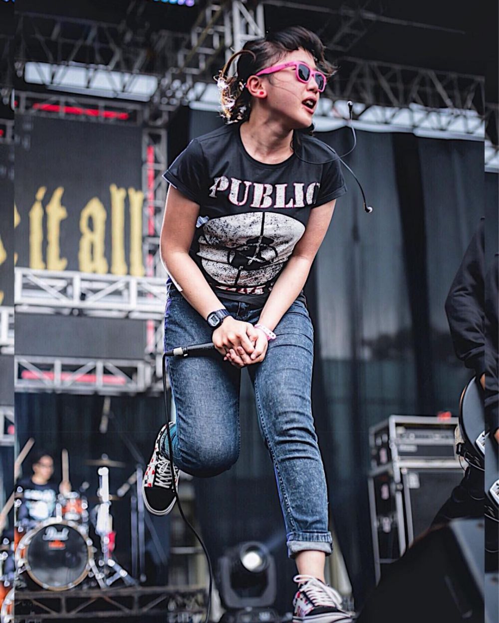 10 Pesona Phopira, PNS nyentrik yang hobi bermain skateboard