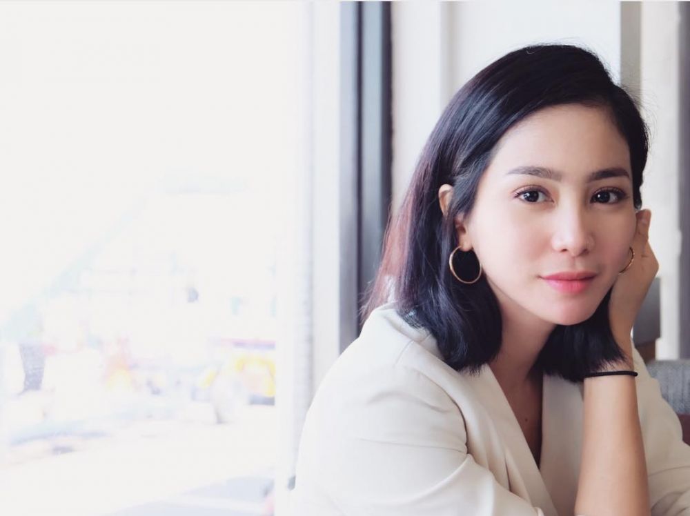 Beda dari biasanya, begini 7 gaya Bunga Zainal dengan rambut pendek