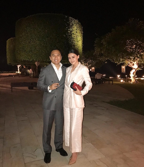 10 Gaya pacaran Adri Martowardojo & kekasih, putra mantan gubernur BI