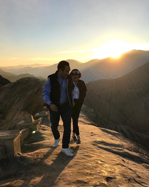 10 Gaya pacaran Adri Martowardojo & kekasih, putra mantan gubernur BI