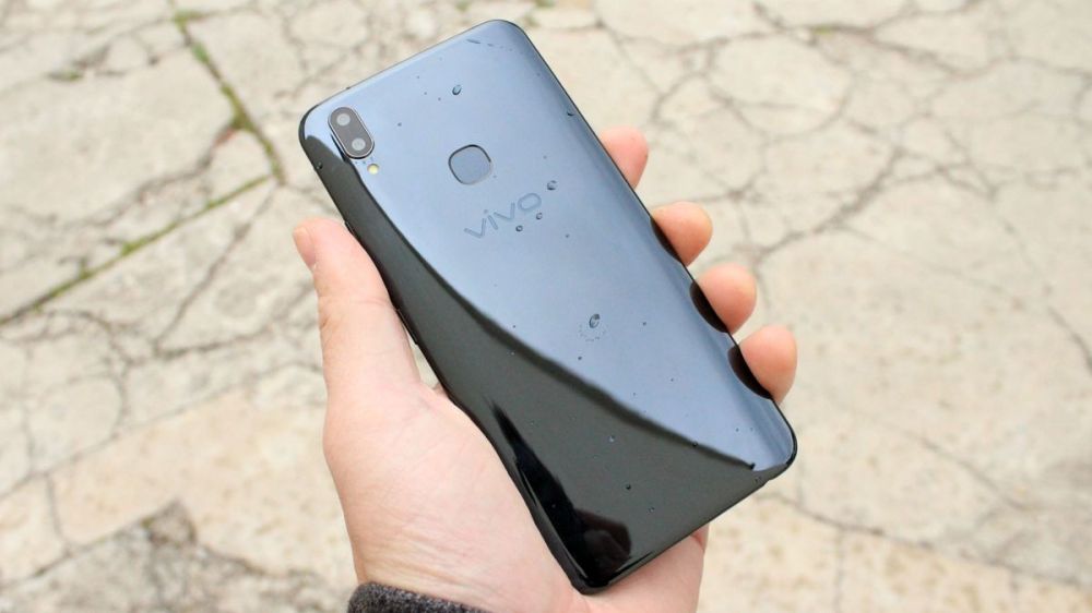 Vivo V9 6GB resmi meluncur, ini 4 keunggulan dibanding versi reguler
