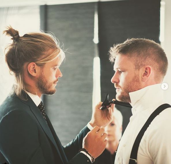 10 gaya stylish gelandang Islandia yang wajahnya mirip Chris Hemsworth