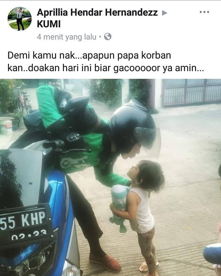 10 Potret driver ojol dengan anaknya ini bikin hati terenyuh