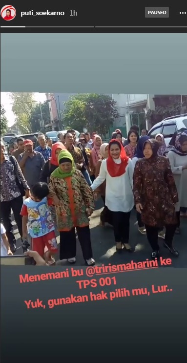 Temani Risma nyoblos, begini gaya Puti Soekarno saat ke TPS