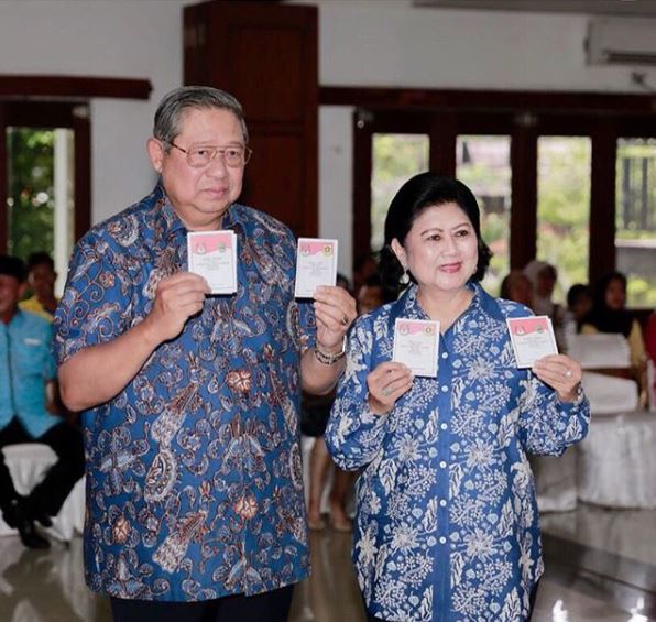Gunakan hak pilihnya, ini 8 momen kekompakan keluarga SBY saat nyoblos