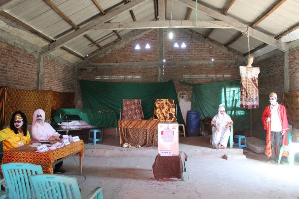 Nyoblos di TPS ini merinding, begini 7 penampakan seramnya