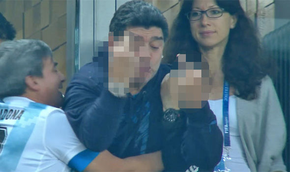 Acungkan aksi jari tengah, ternyata ini sasaran Maradona