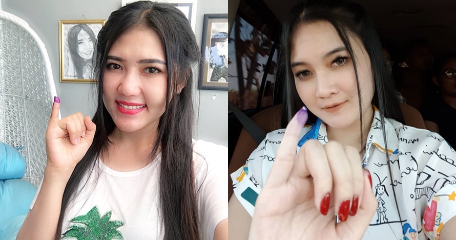 Gaya 5 seleb pamer jari bertinta usai nyoblos di Pilkada Jatim