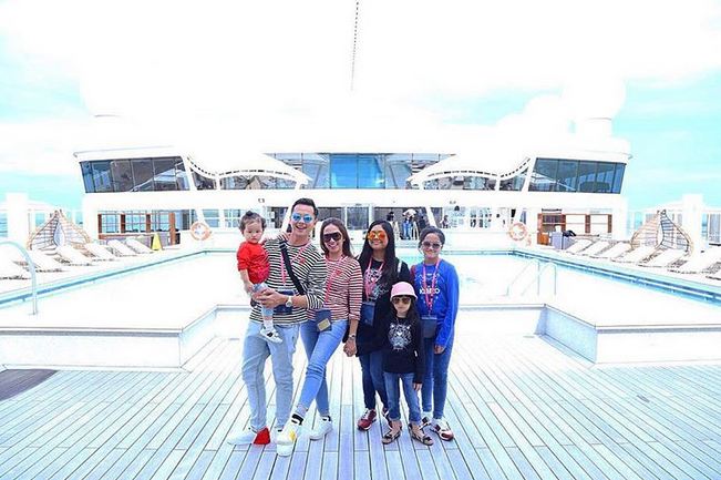 10 Potret liburan Andhika Pratama & Ussy di kapal pesiar, seru banget