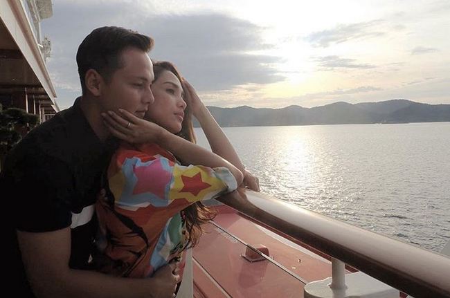 10 Potret liburan Andhika Pratama & Ussy di kapal pesiar, seru banget