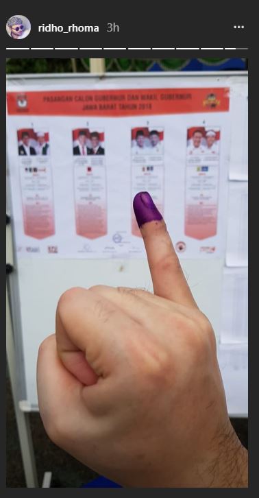 8 Seleb asal Jabar unggah momen seru pasca nyoblos di TPS