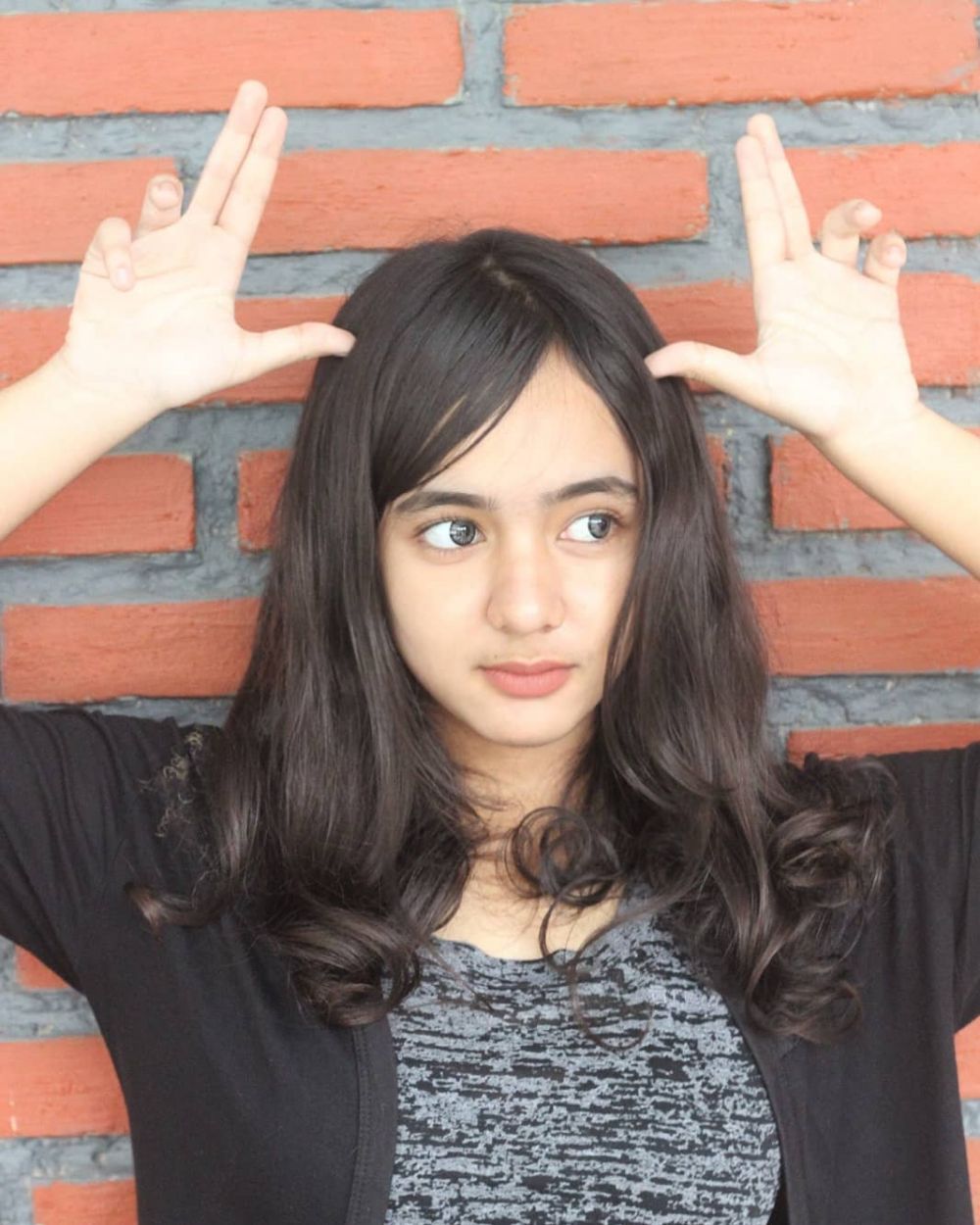 10 Gaya memesona Dianda Sabrina, pemeran Ashanti di sinetron Seleb