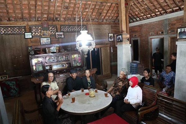 8 Momen Siti Atikoh temani suami, kampanye hingga menang quick count