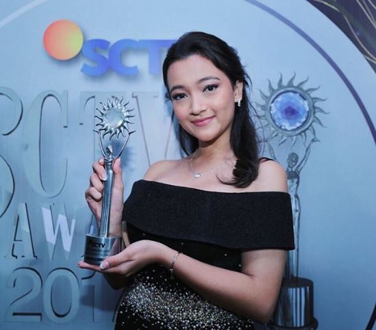 Perankan gadis desa di Seleb, ini 10 pesona Megan Domani sehari-hari