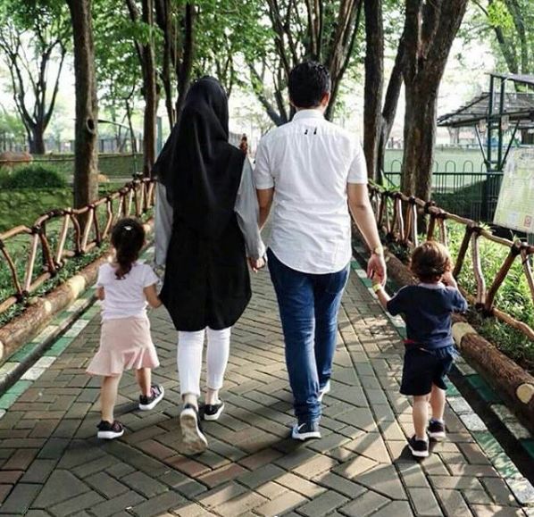 Jarang terekspos, ini 10 momen keluarga Arumi Bachsin yang harmonis