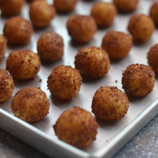 Renyah bertabur gula palem, ini resep bikin palm cheese ball cookies