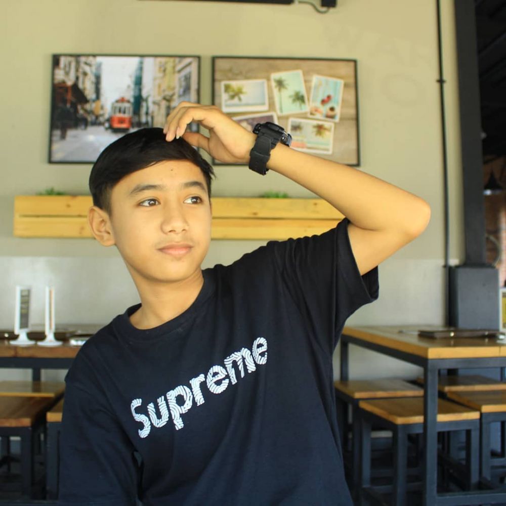 10 Gaya imut Bowo Alpenliebe, si seleb Tik Tok yang lagi ngehits