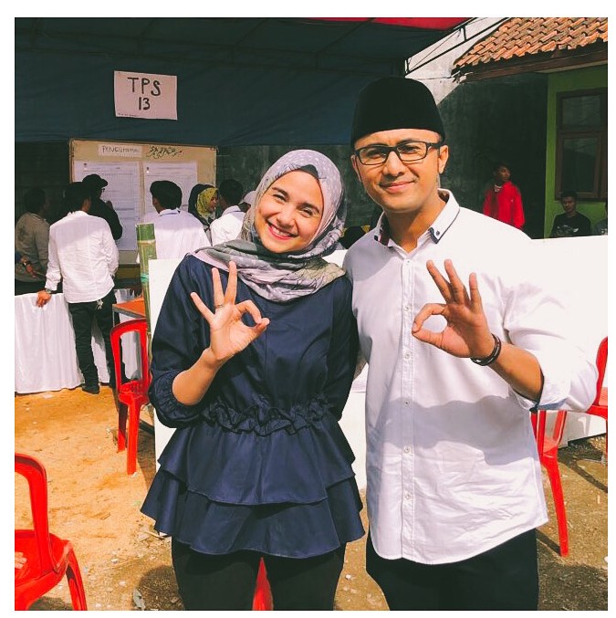 Hengky Kurniawan menang Pilkada, ini 10 potret cantik sang istri