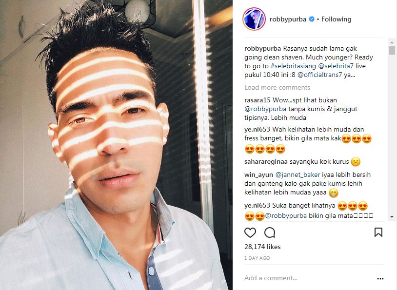Biasa kumisan tampak macho, tampilan baru Robby Purba ini bikin kaget