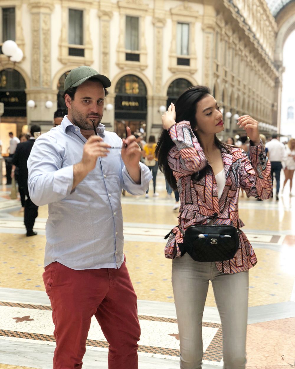 Bikin iri, ini 10 gaya liburan Raline Shah di Italia yang kece abis