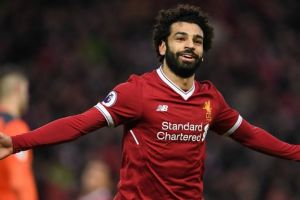 Alamatnya tersebar, begini suasana riuh rumah Salah diserbu penggemar