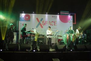 Mantra Vutura membius penonton dengan musik dance elektroniknya!