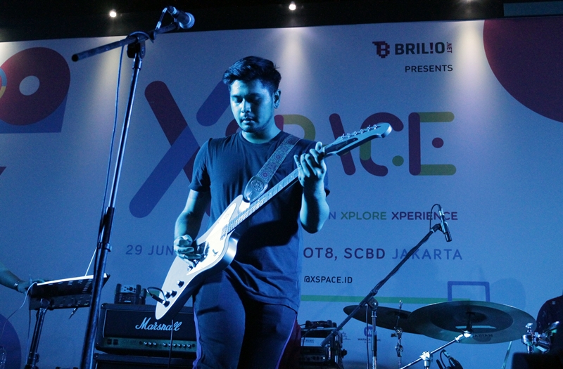 5 Aksi panggung Petra Sihombing bikin cewek-cewek histeris   