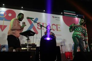 10 Aksi panggung Dekat yang menghipnotis penonton XSpace, keren abis