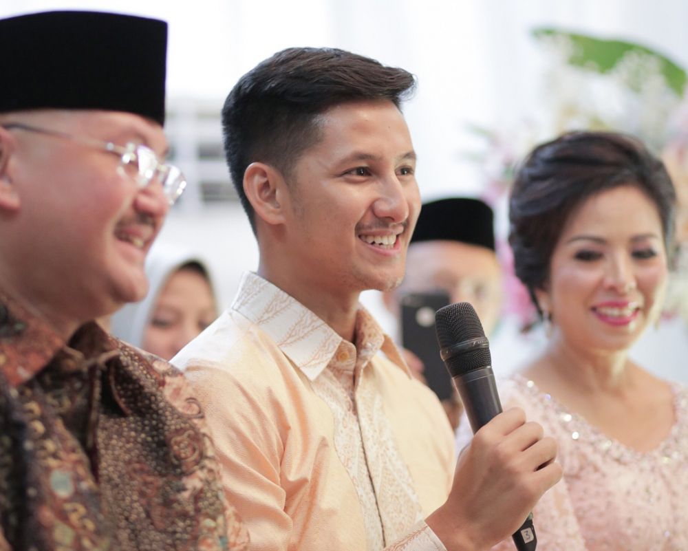 5 Tahun pacaran, ini 10 potret manis pertunangan Tasya Kamila 