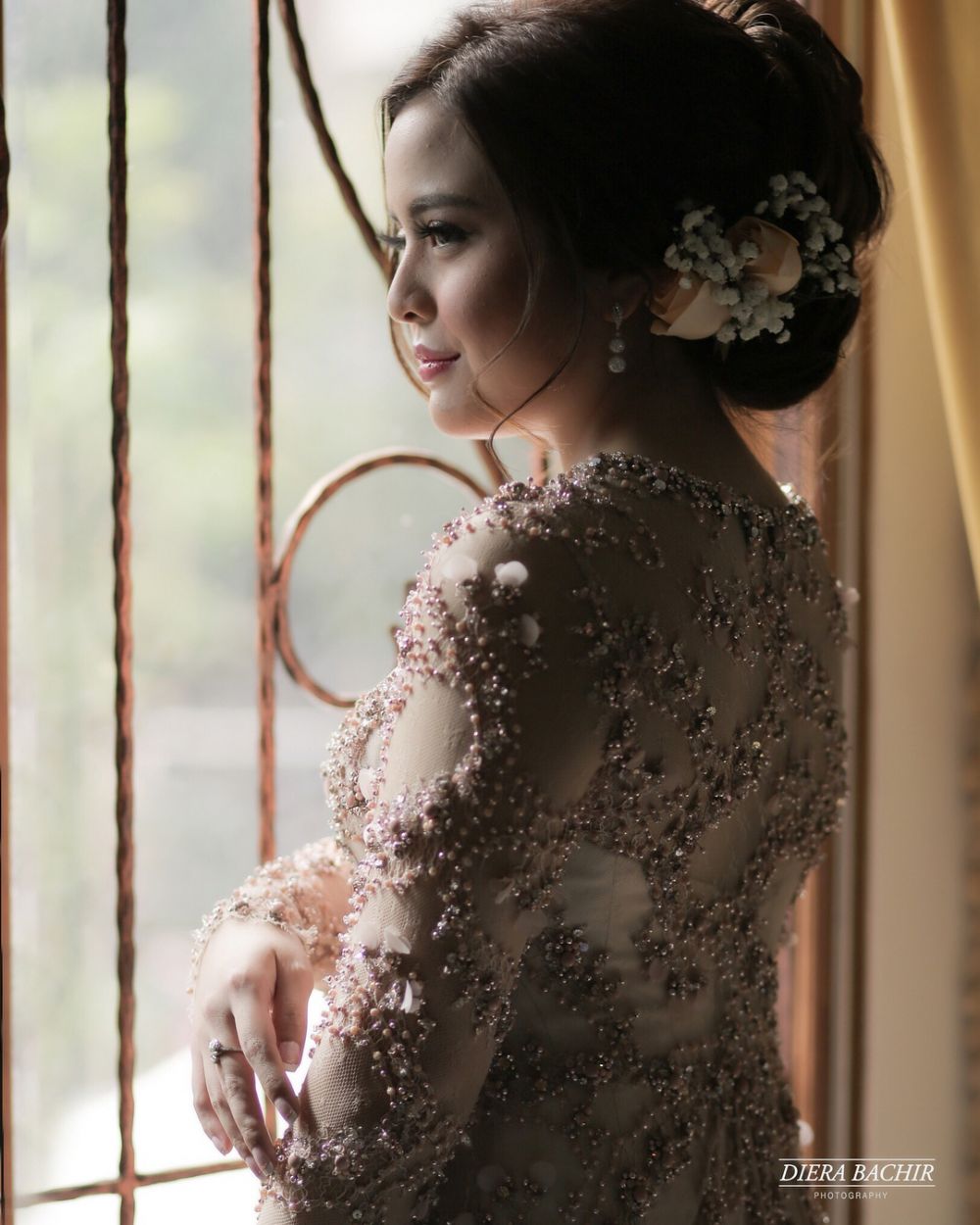 5 Tahun pacaran, ini 10 potret manis pertunangan Tasya Kamila 