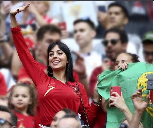 Portugal tersingkir, unggahan foto pacar CR7 di medsos panen sindiran