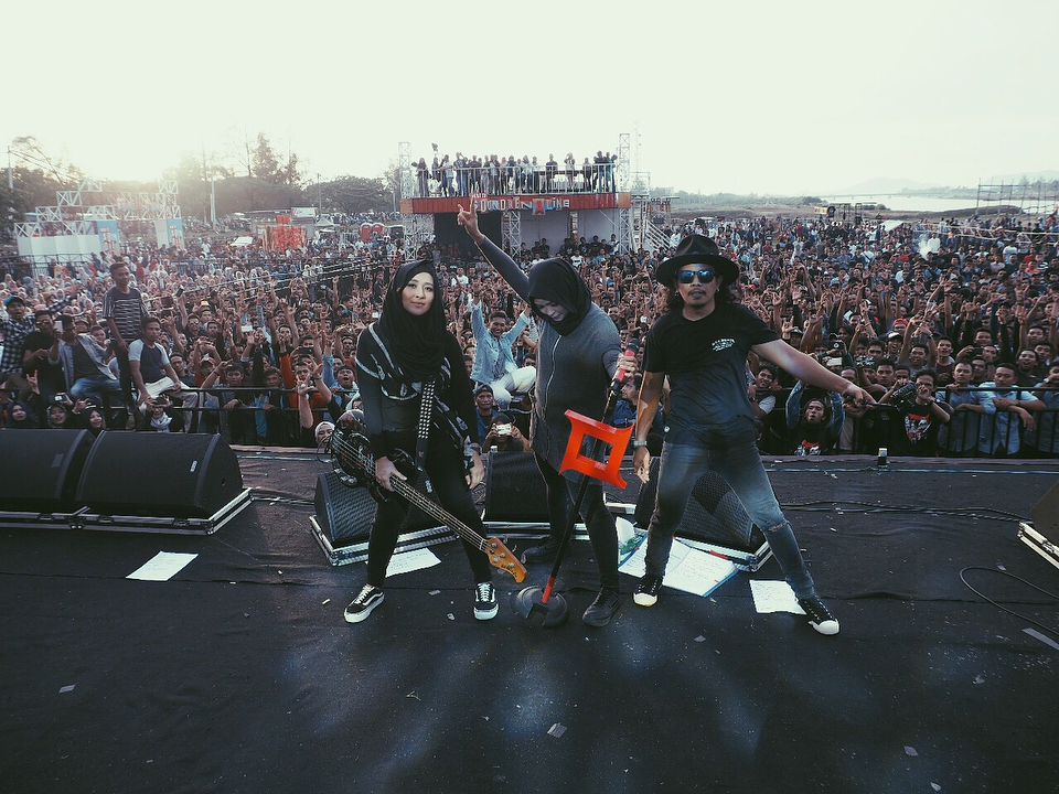 7 Potret Chua Kotak manggung di Aceh ini beda banget, awas pangling