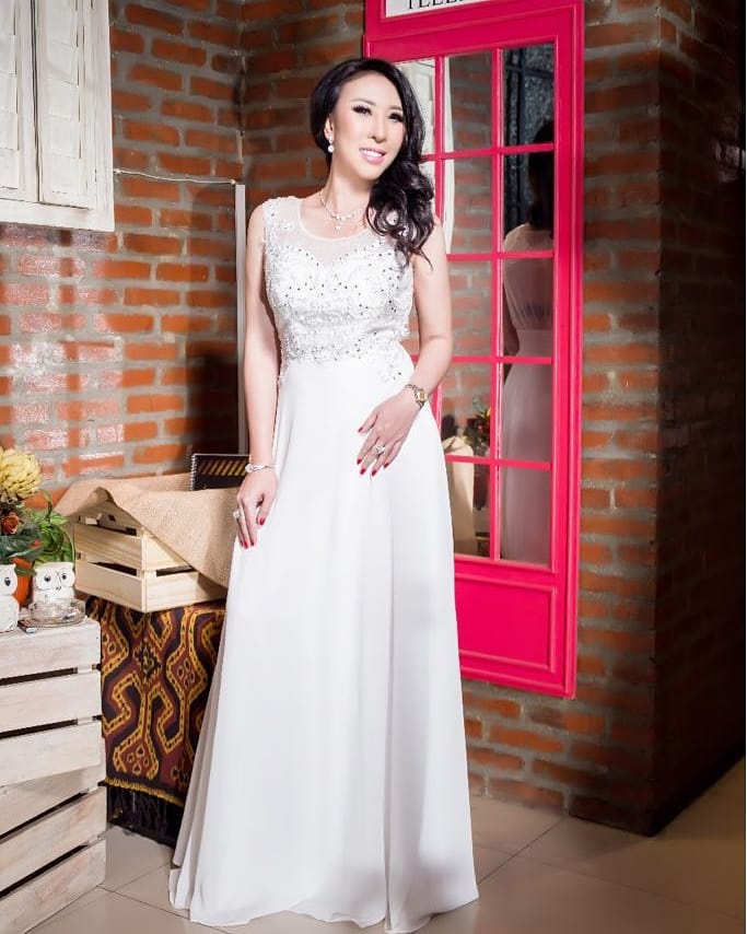 Segera menikah, ini 10 potret kekasih Rio Reifan yang mirip Dewi Sanca